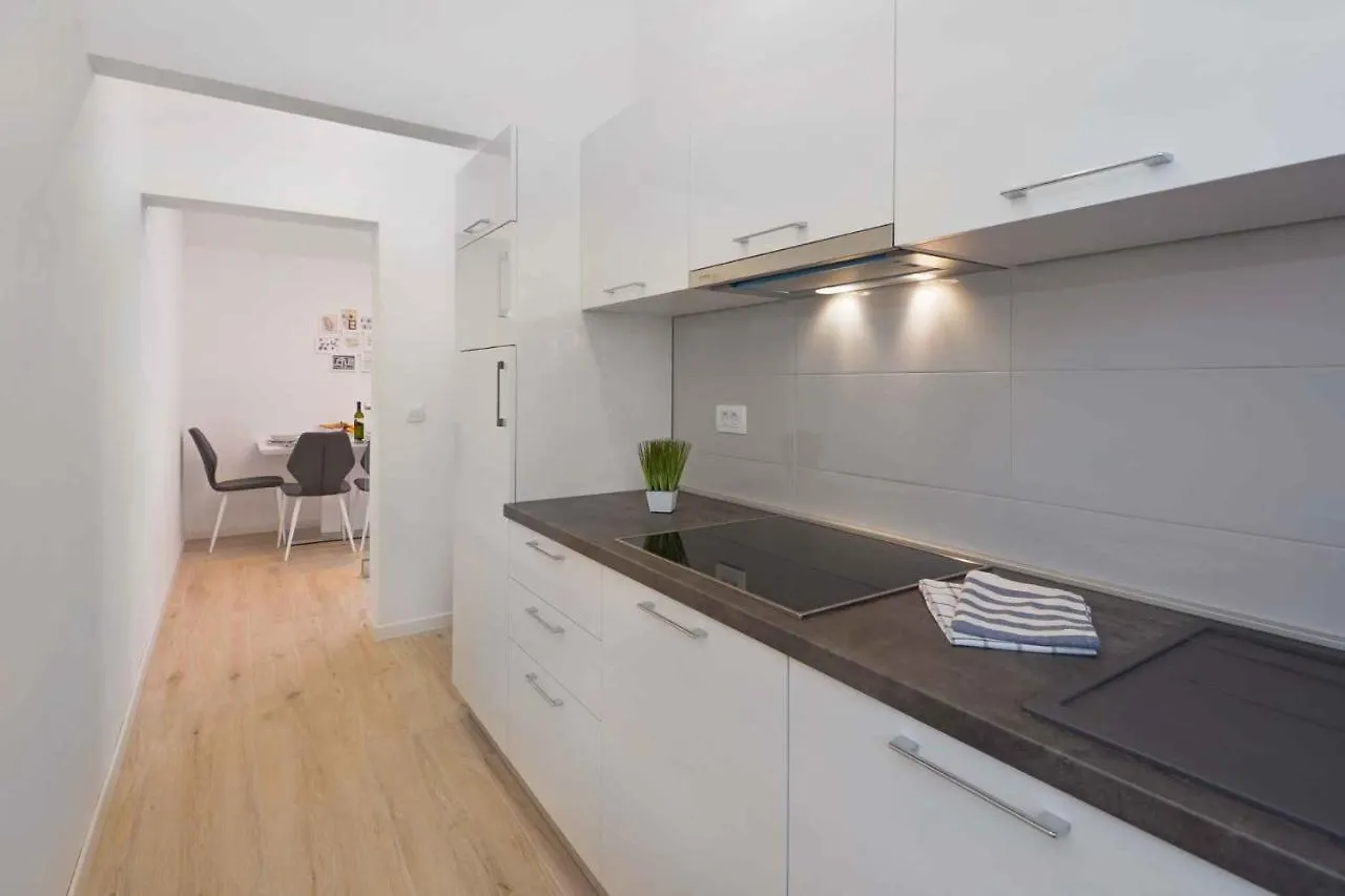 Apartment In Rabac 16817